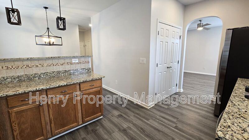 5108 Mabe Dr - Photo 7 of 24