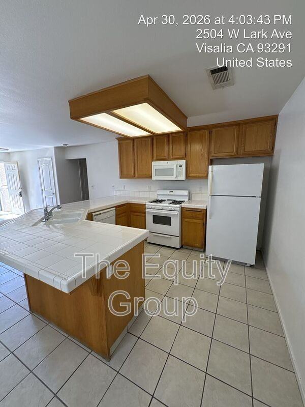 2506 W Lark Ave - Photo 6 of 18