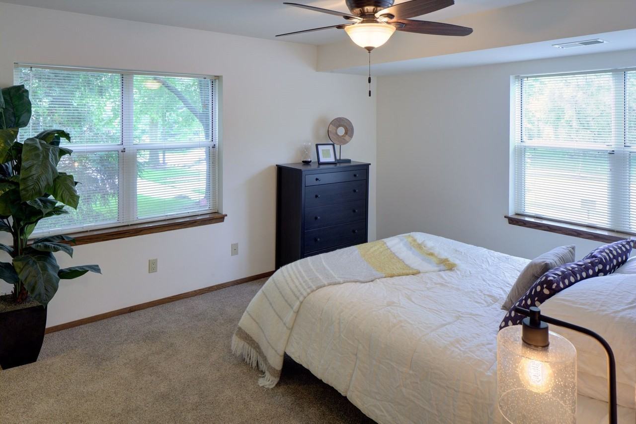 12 Sayner Ct - Photo 2 of 41