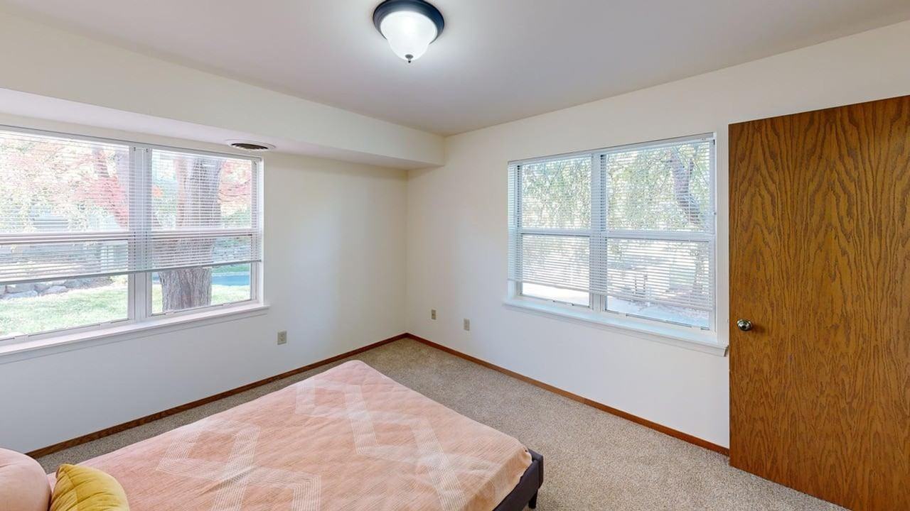 12 Sayner Ct - Photo 6 of 41
