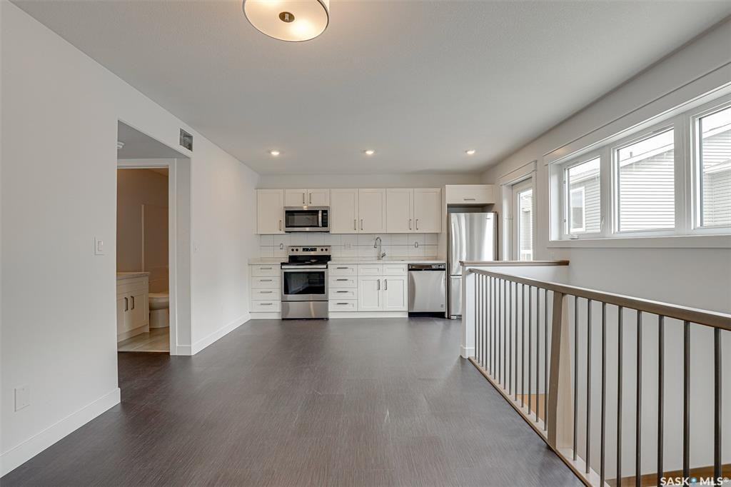 401 Avenue L South - Photo 2 of 12