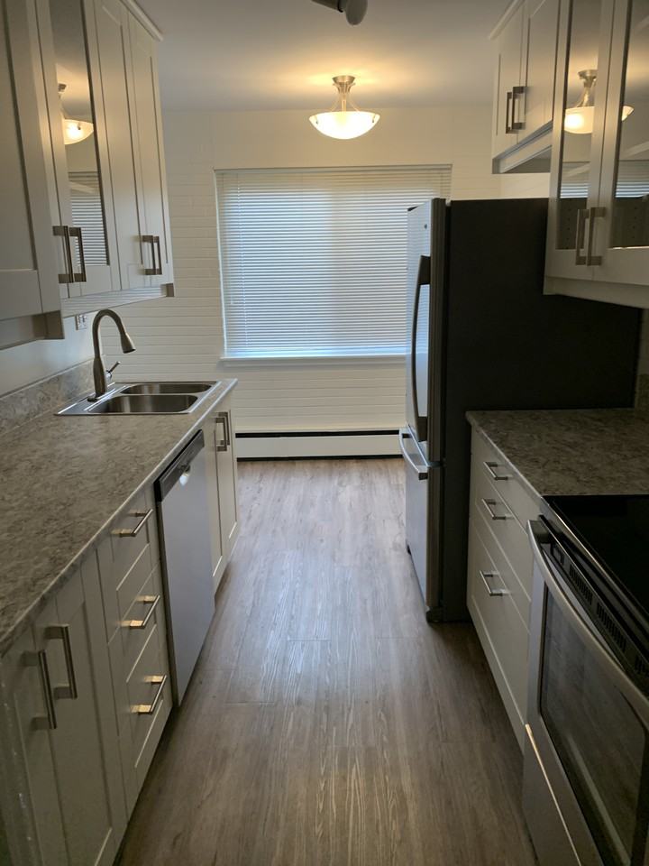 Main Street Apartment - Photo 4 of 12