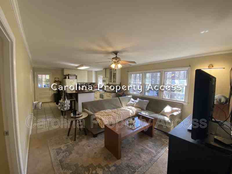 207 Bennington Dr - Photo 2 of 10
