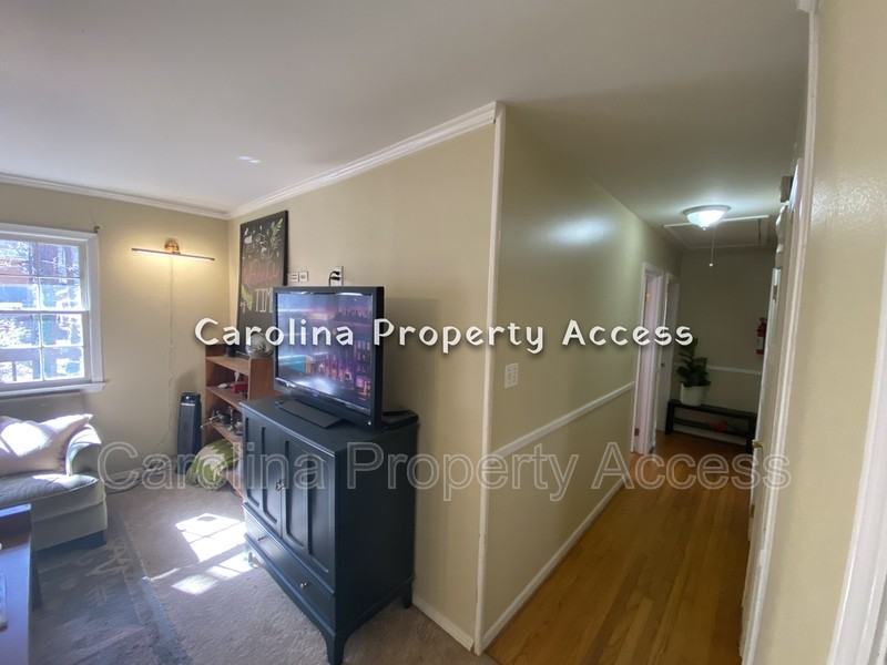 207 Bennington Dr - Photo 6 of 10