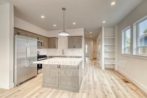 featured image of 1806 S Manitou Ave