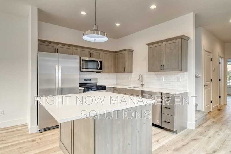 1806 S Manitou Ave - Photo 2 of 18