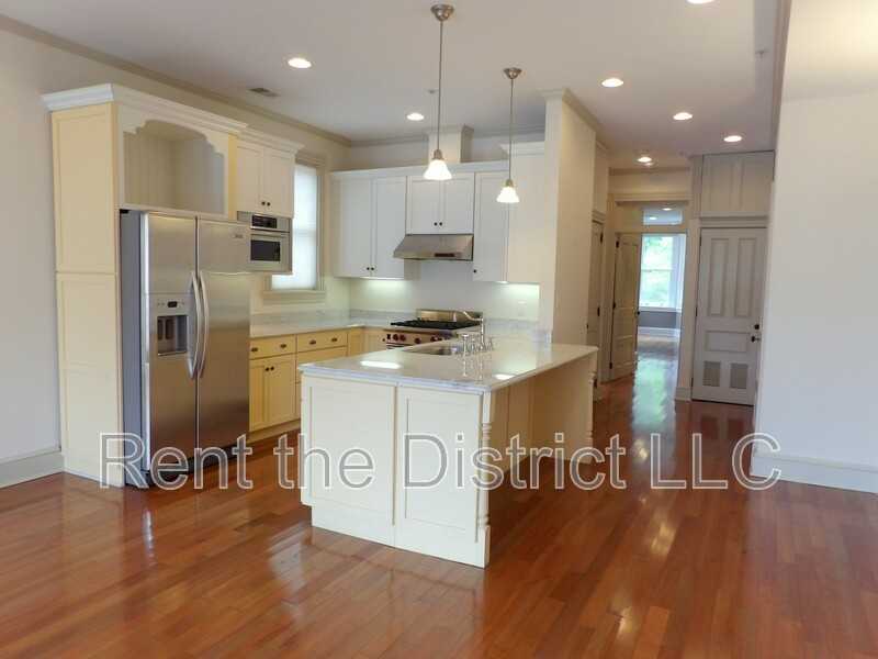 1130 5th St Nw #3 - Photo 2 of 22