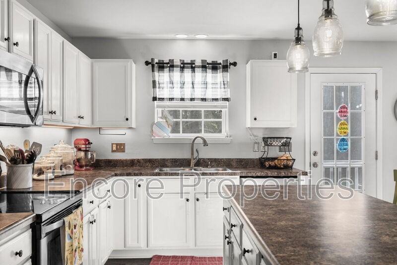 367 Crane Way - Photo 4 of 38