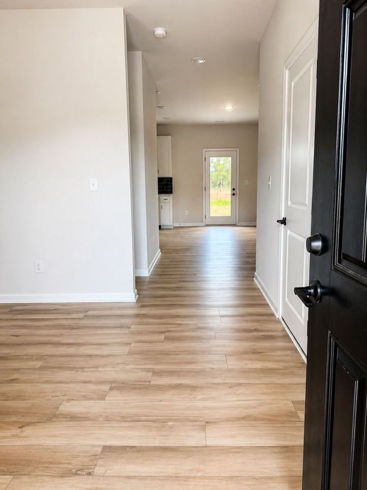 524 Lively Cres #1 - Photo 2 of 23