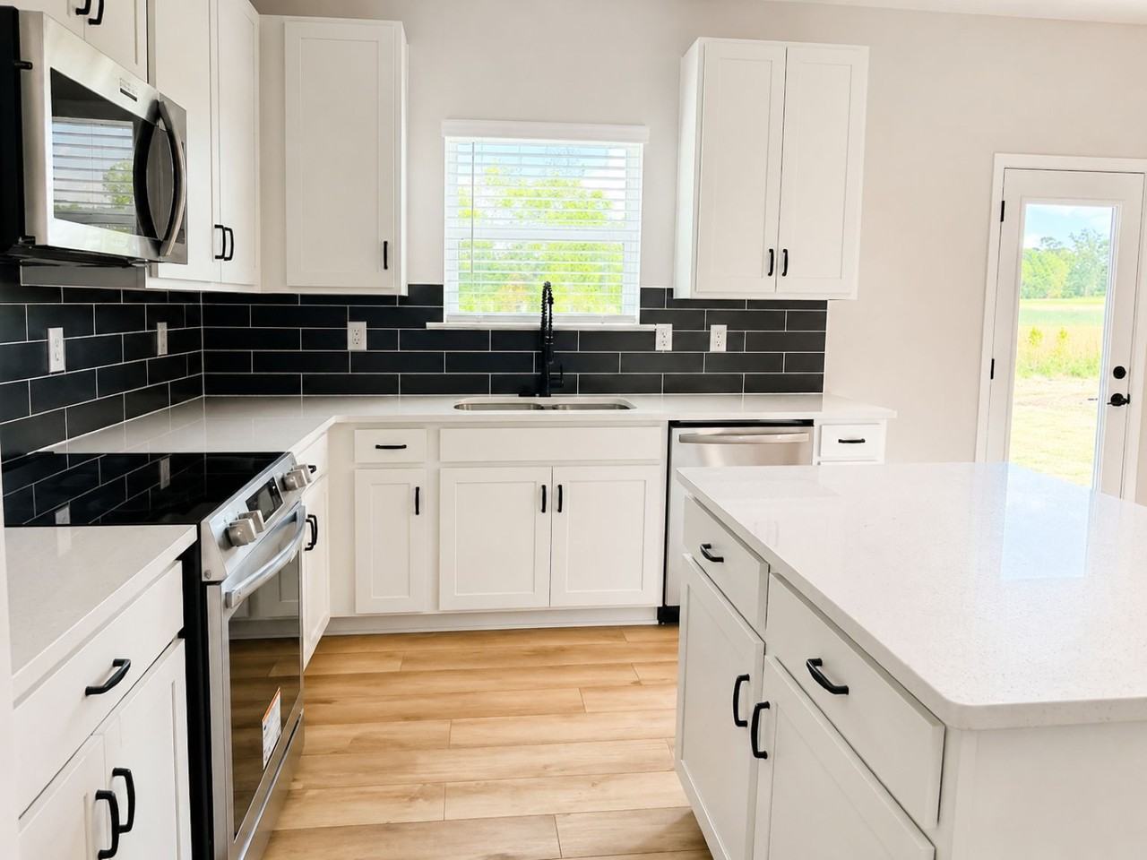 524 Lively Cres #1 - Photo 6 of 23