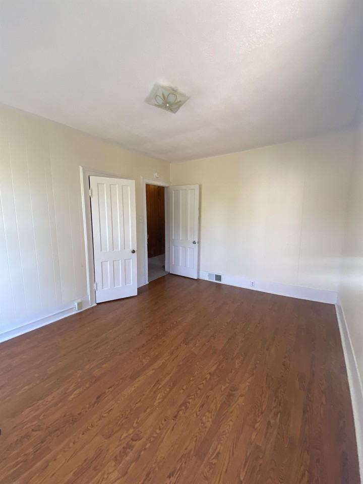 245 Park Ave #4 - Photo 5 of 10