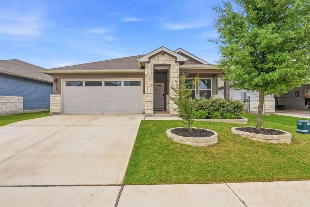 2807 Rustic Hills Dr - Photo 2 of 34