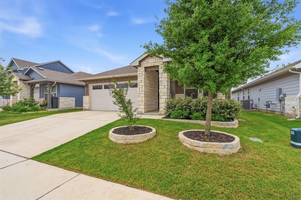 2807 Rustic Hills Dr - Photo 4 of 34