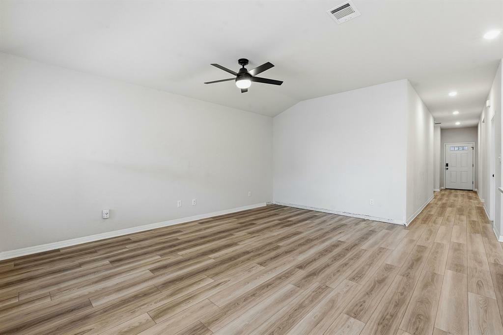2807 Rustic Hills Dr - Photo 7 of 34