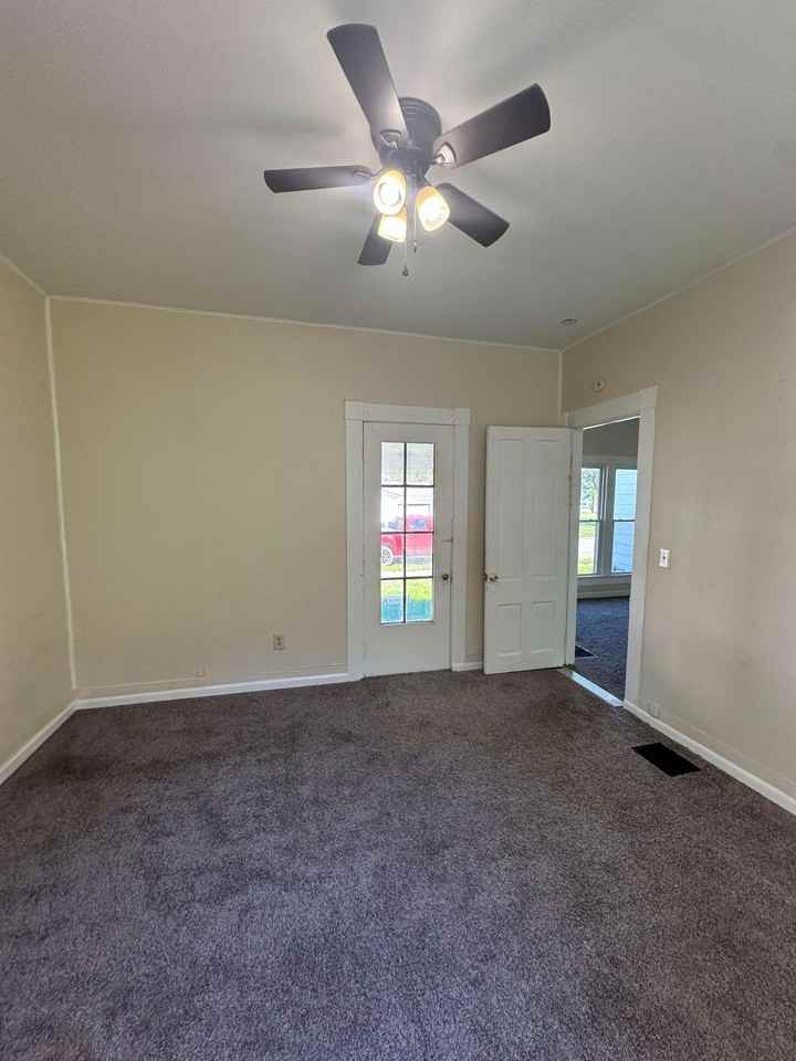 1502 Cedar St #1 - Photo 5 of 17