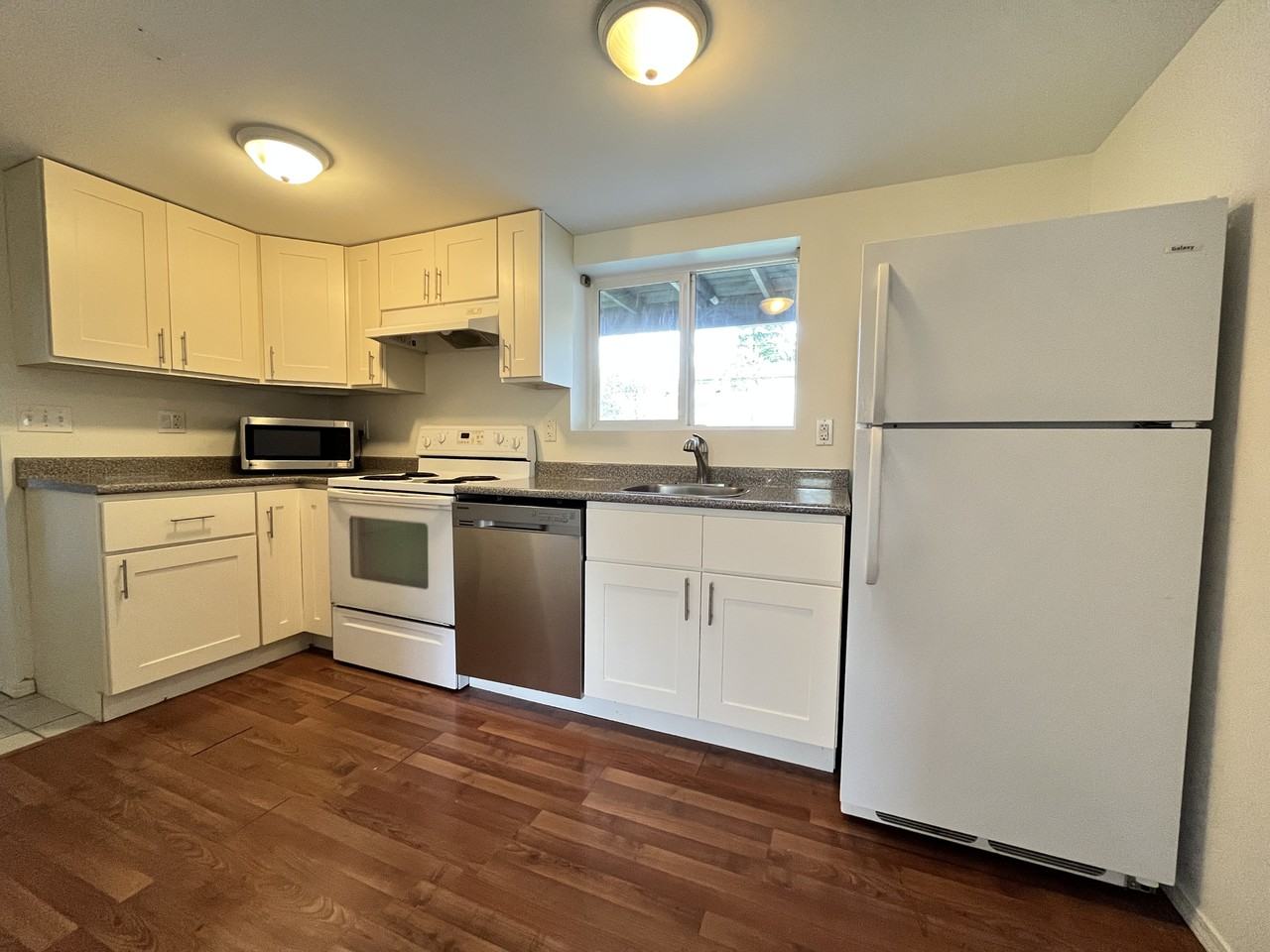 2151 Centennial Ave - Photo 2 of 12