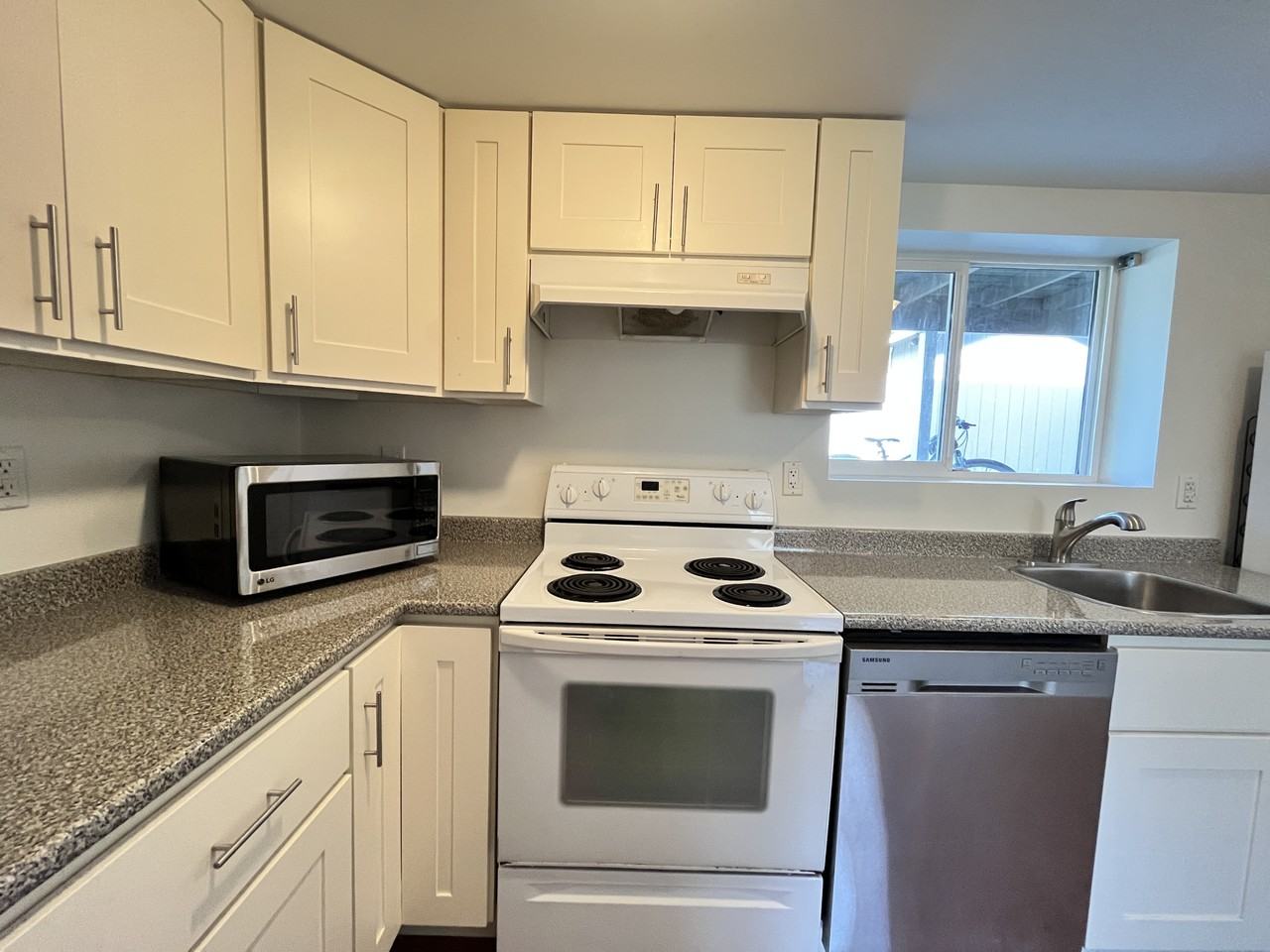 2151 Centennial Ave - Photo 3 of 12