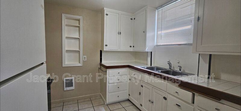 1020 Lake Ave #1 - Photo 5 of 12