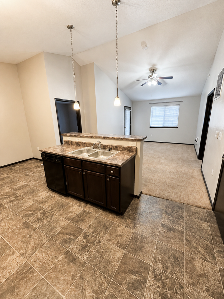 Garden Villas Apartments - Photo 6 of 30