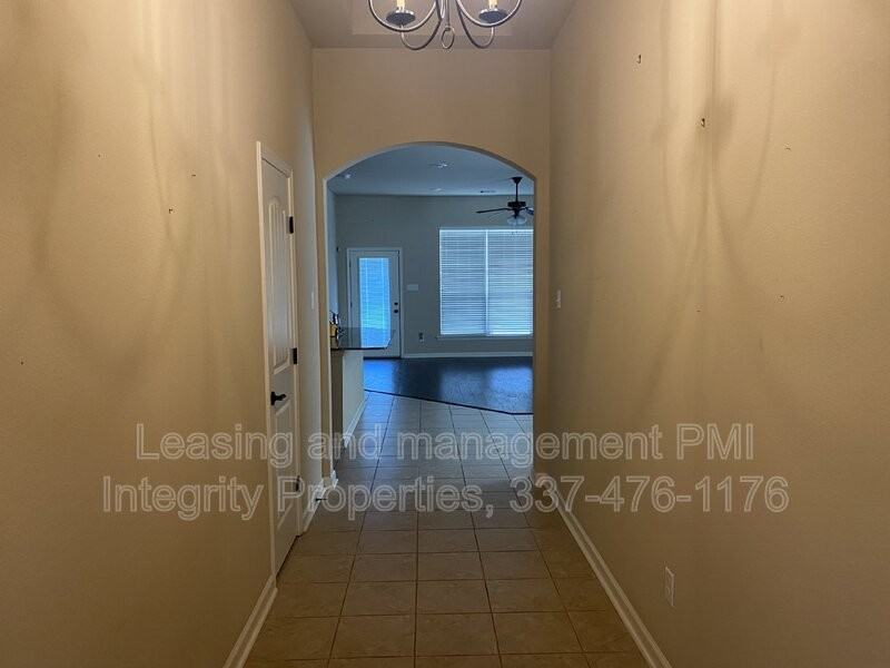 115 Northpointe Dr - Photo 7 of 19