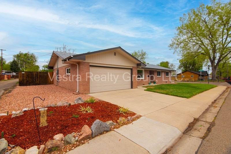 1620 Atwood St - Photo 2 of 28