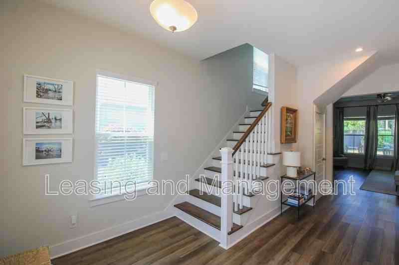 2352 Lantern St - Photo 3 of 33