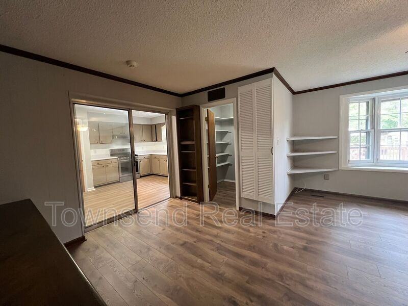 5060 Chesapeake Rd - Photo 7 of 28