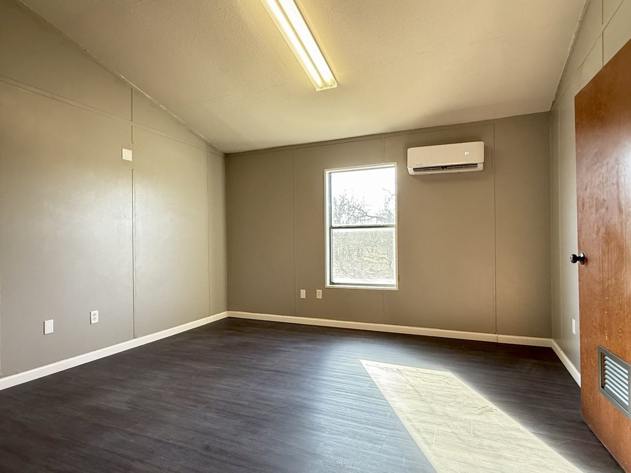 120 Private Road 4352 - B #B - Photo 6 of 9