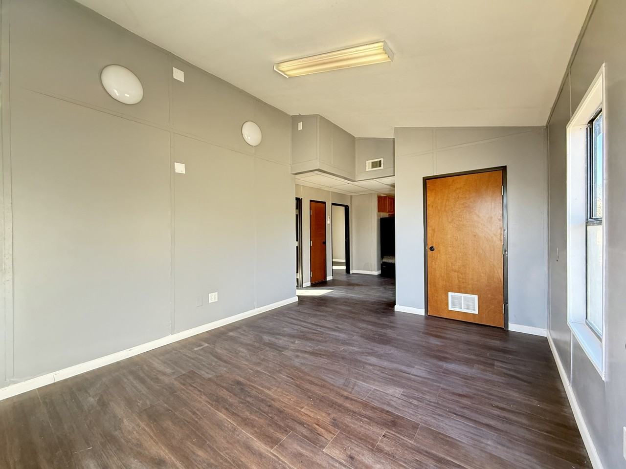 160 Private Road 4352 - B #B - Photo 2 of 7