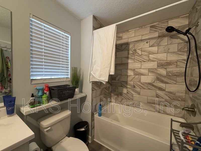1124 Myrtle St - Photo 7 of 16