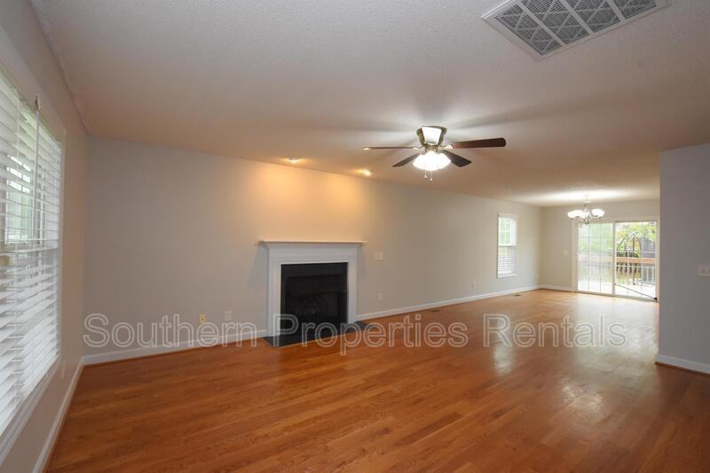 730 Northview Dr - Photo 2 of 24