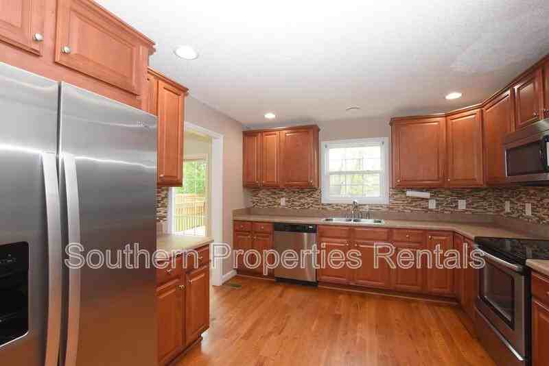 730 Northview Dr - Photo 5 of 24