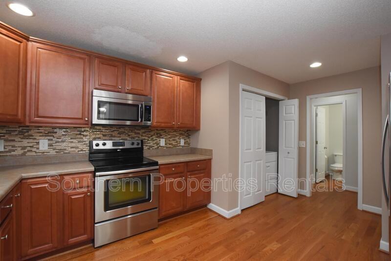 730 Northview Dr - Photo 6 of 24