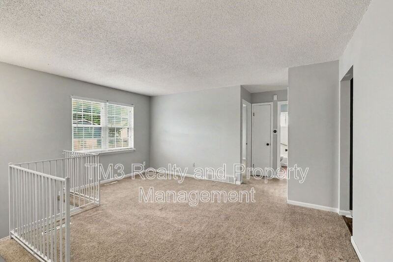 1324 E 152nd Ter - Photo 5 of 27