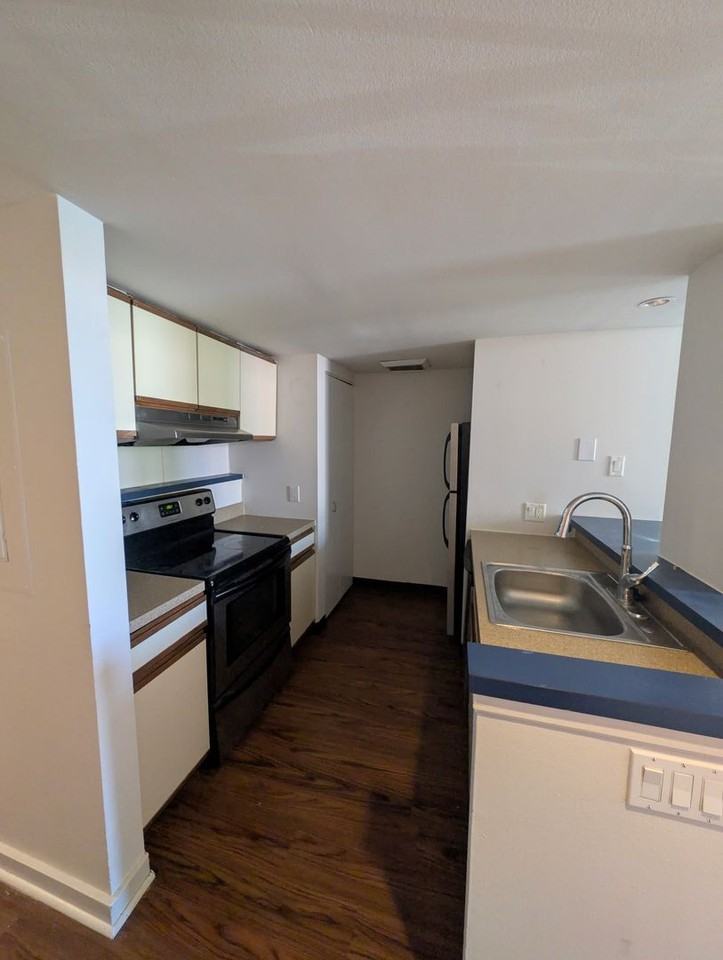 24 S Bank St #201 - Photo 7 of 9