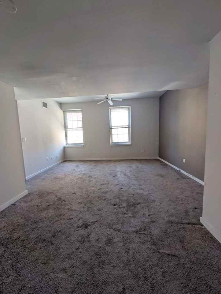 24 S Bank St #201 - Photo 7 of 14