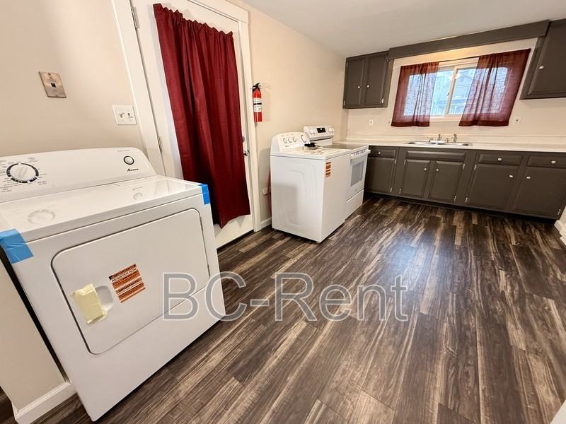 526 Adams St #2 - Photo 2 of 16