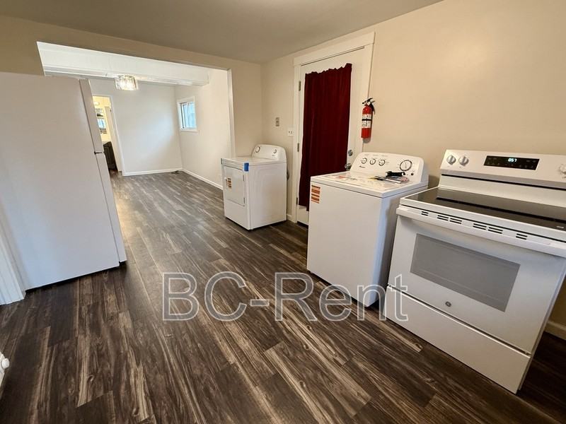 526 Adams St #2 - Photo 3 of 16