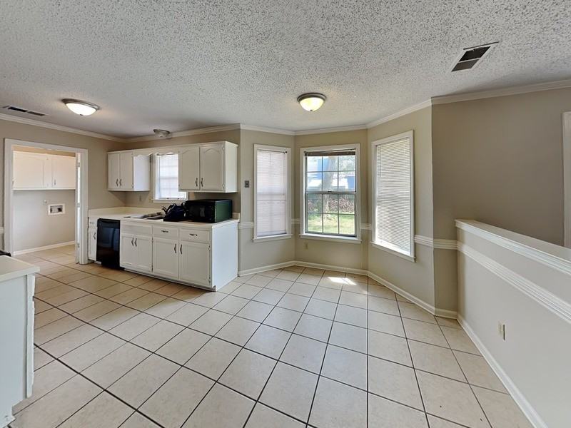 5863 Pipers Green Ln - Photo 5 of 17