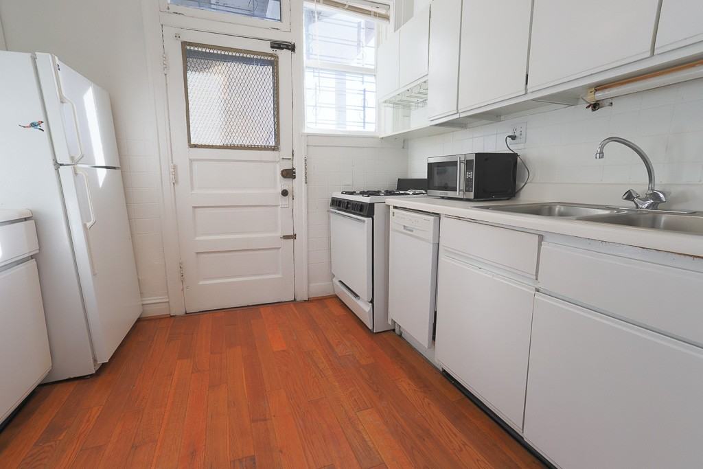 639 W Cornelia Ave #3N - Photo 2 of 19