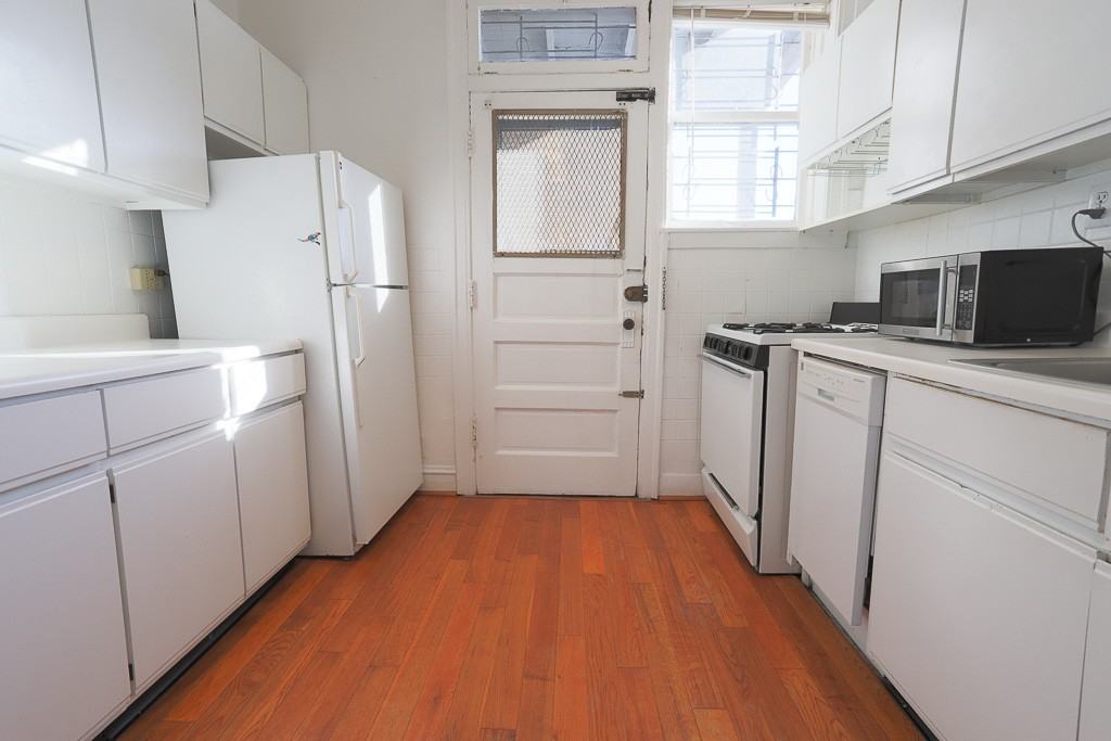 639 W Cornelia Ave #3N - Photo 4 of 19