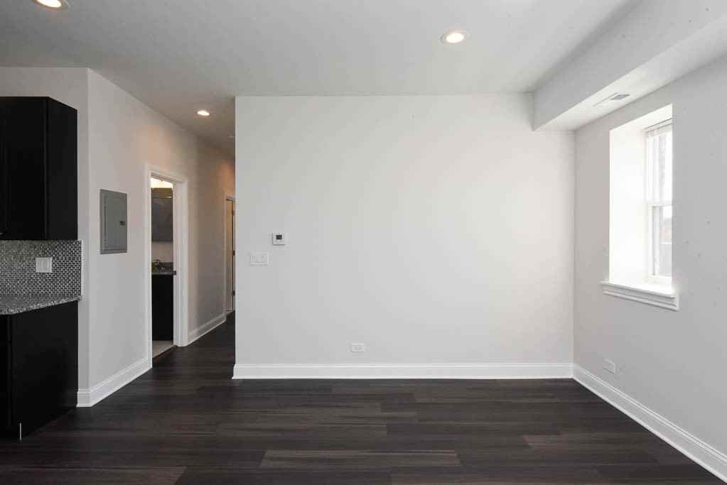 4401 N Keeler Ave #2E - Photo 4 of 21