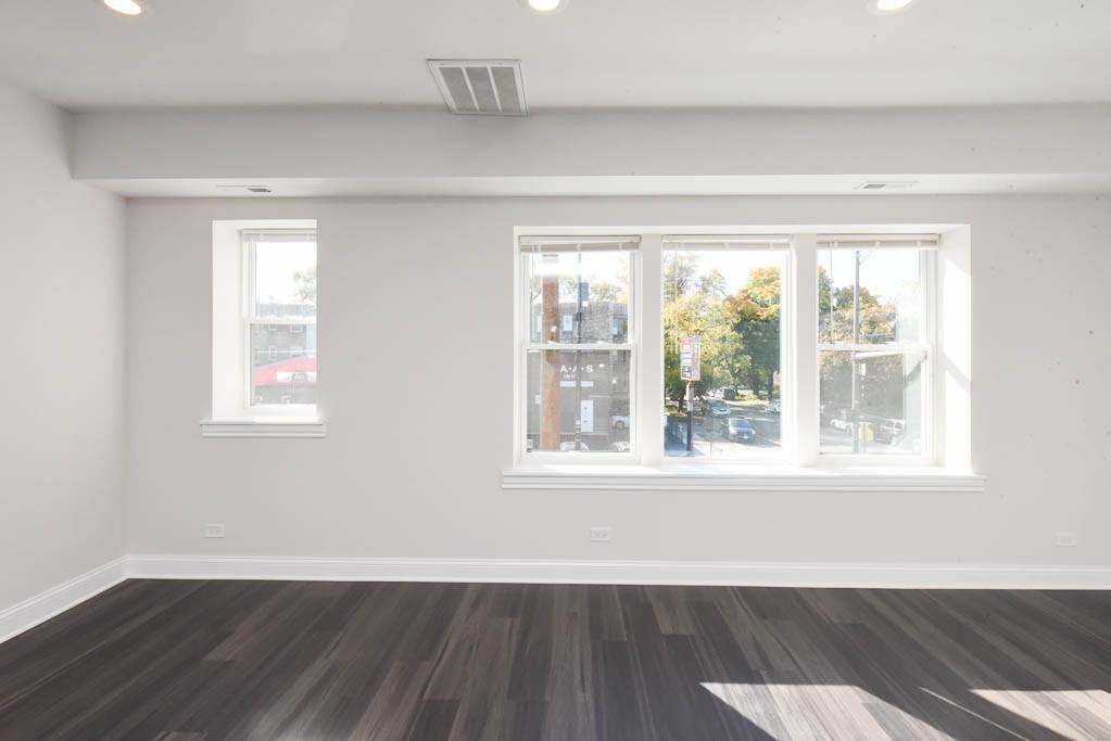 4401 N Keeler Ave #2E - Photo 5 of 21