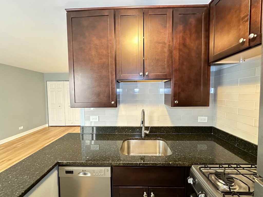 663 W Grace St #413 - Photo 4 of 21