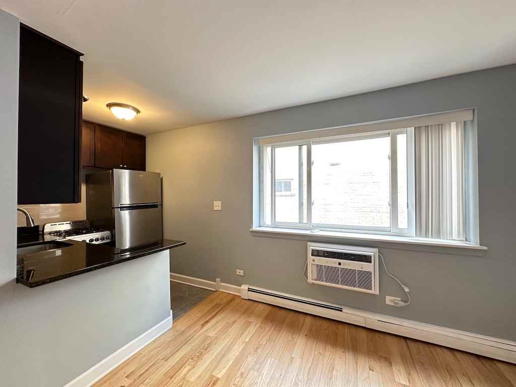 663 W Grace St #413 - Photo 7 of 21