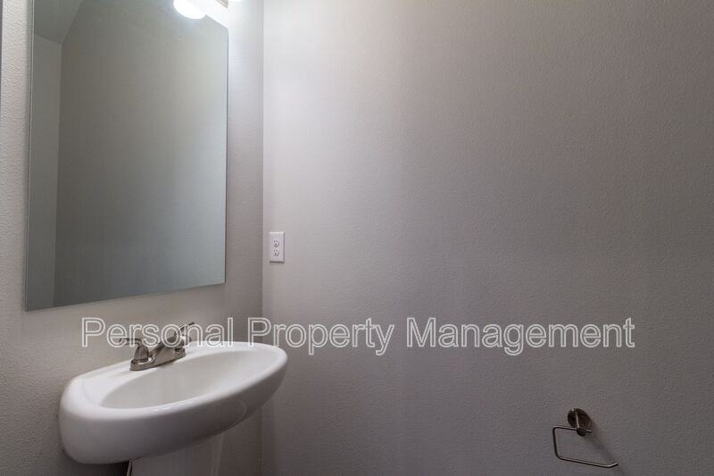 5705 Ne 59th Way - Photo 3 of 23
