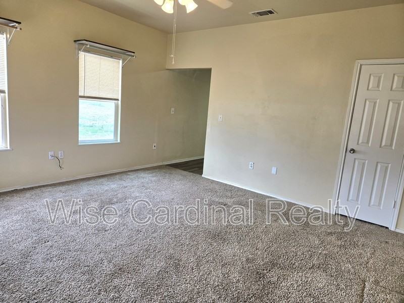 17808 107th St - Photo 5 of 13
