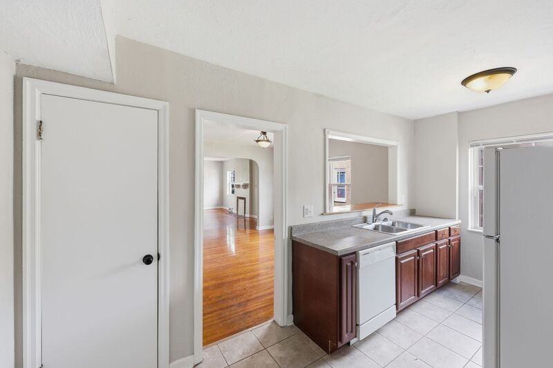 1048 Berkeley Rd #D - Photo 6 of 12