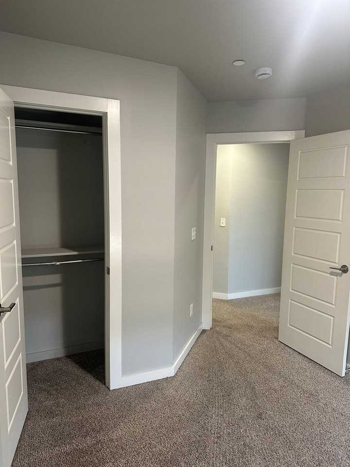 736 Sw 14th St - Photo 3 of 23