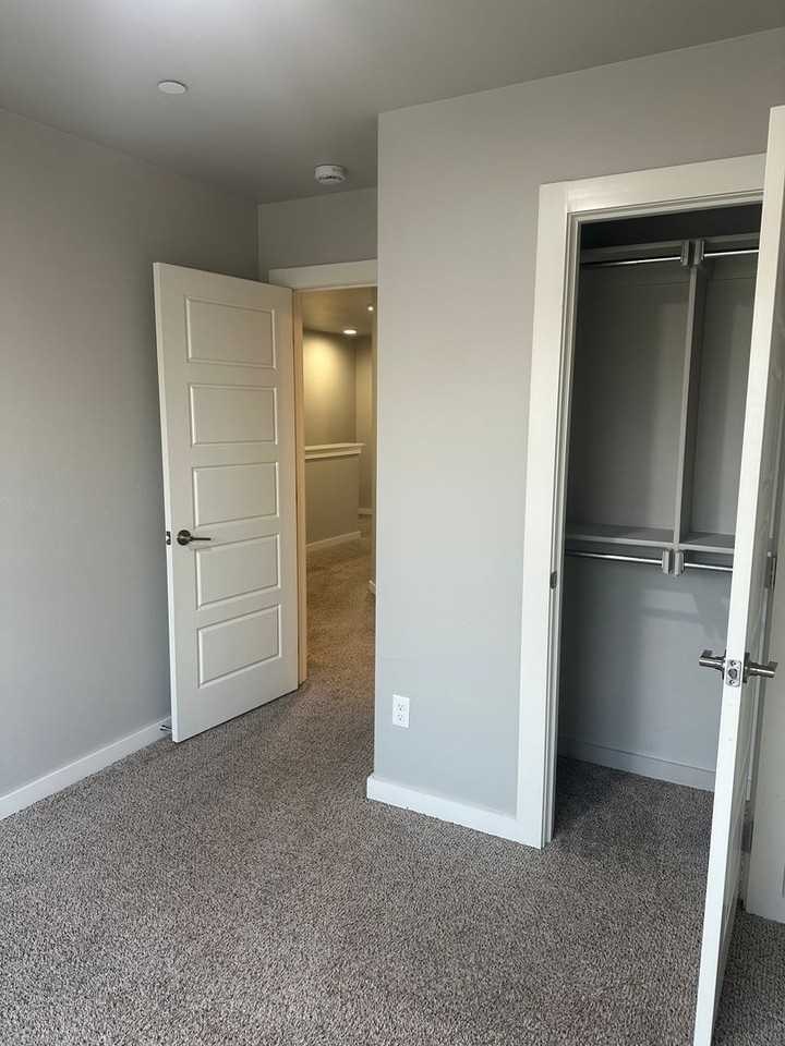 736 Sw 14th St - Photo 5 of 23